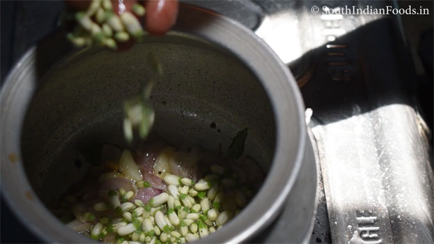 murungai poo sambar murungai poo sambar step 3
