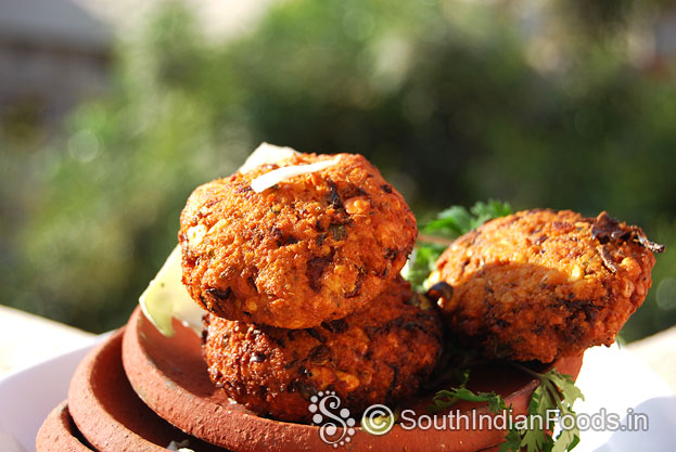 Beetroot bengal gram fritters