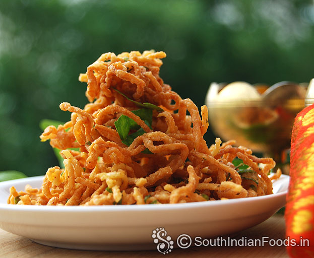 Leftover noodles pakoda