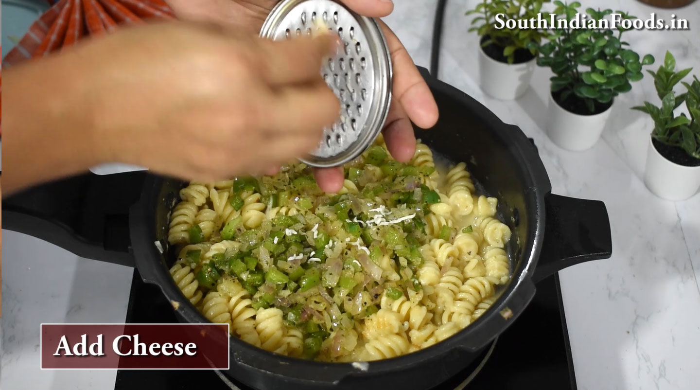 One pot fusilli casicum white sauce pasta