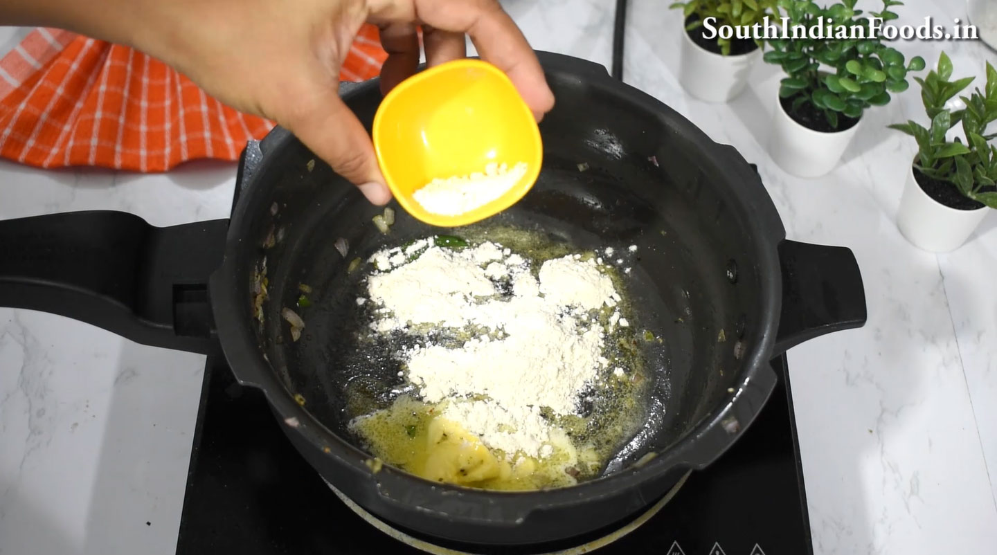 One pot fusilli casicum white sauce pasta