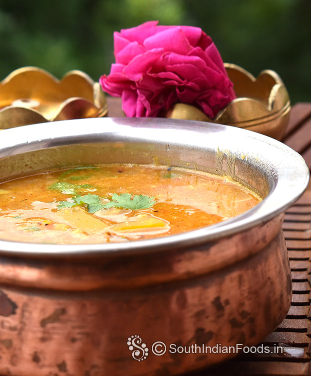 One pot yellow pumpkin sambar
