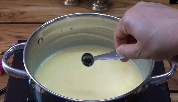 Oreo custard ice cream cake step 15