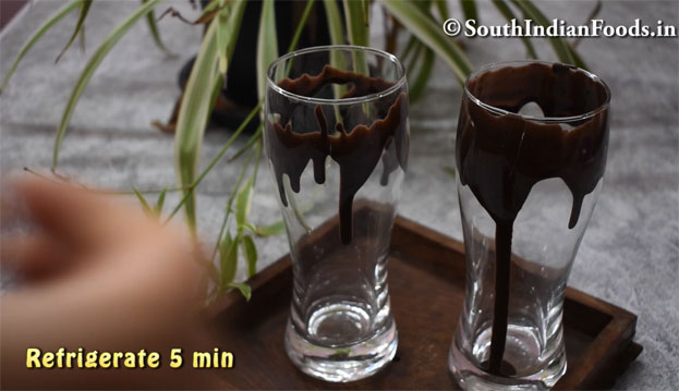 1 min Oreo milkshake step 2