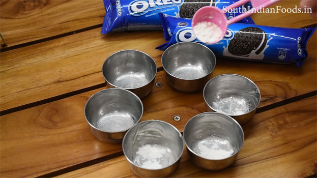 Spongy oreo muffins step 3