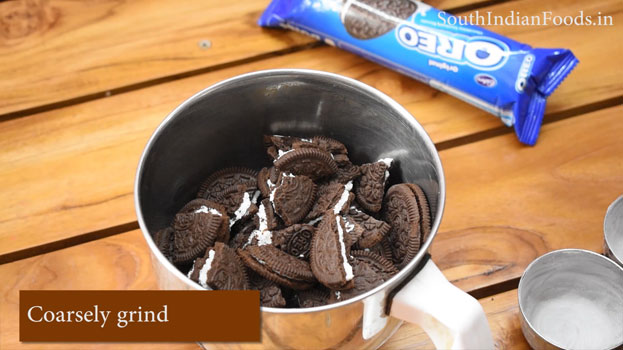 Spongy oreo muffins step 7