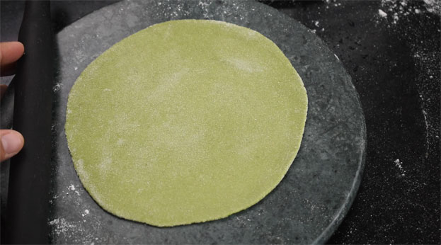 Palak Phulka step 10
