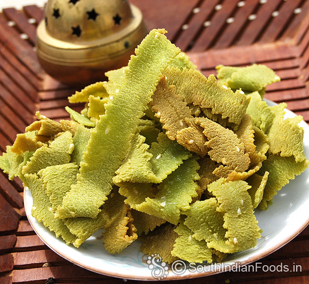 Spinach ola pakoda is ready, store in an airtight container, use within 1 week