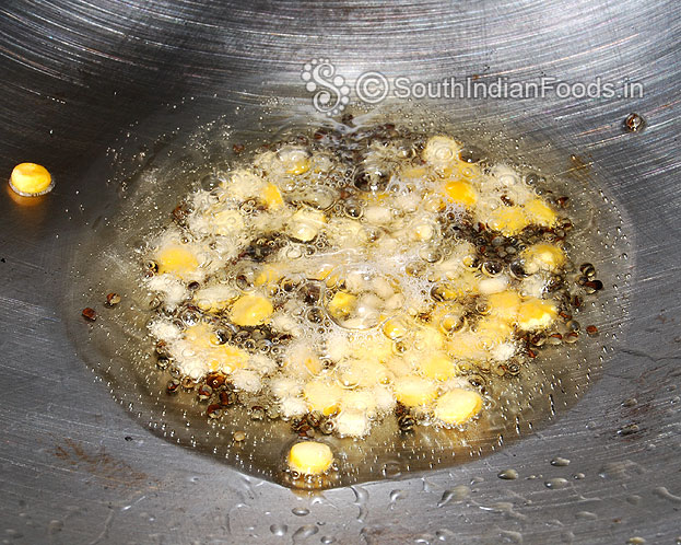 Heat pan-add mustard, urad dal & bengal gram