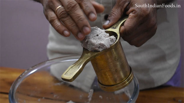 ragi idiyappam step 19