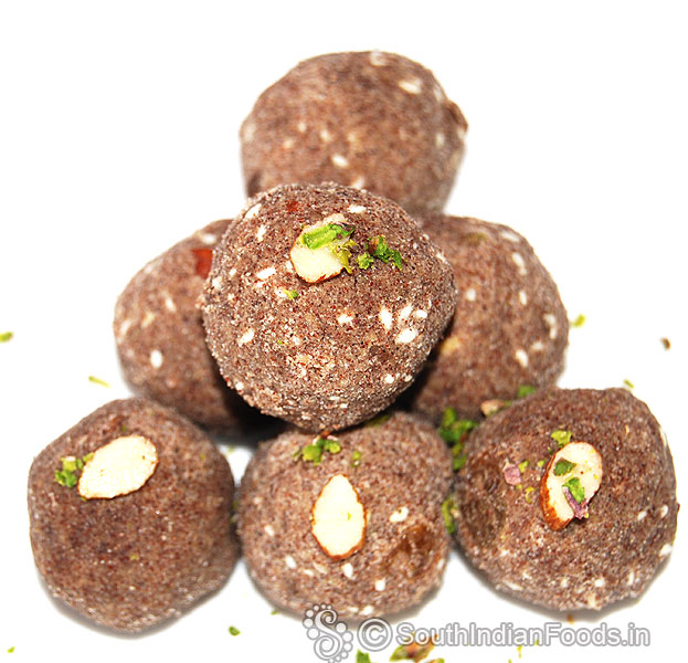 Ragi gud ki laddu