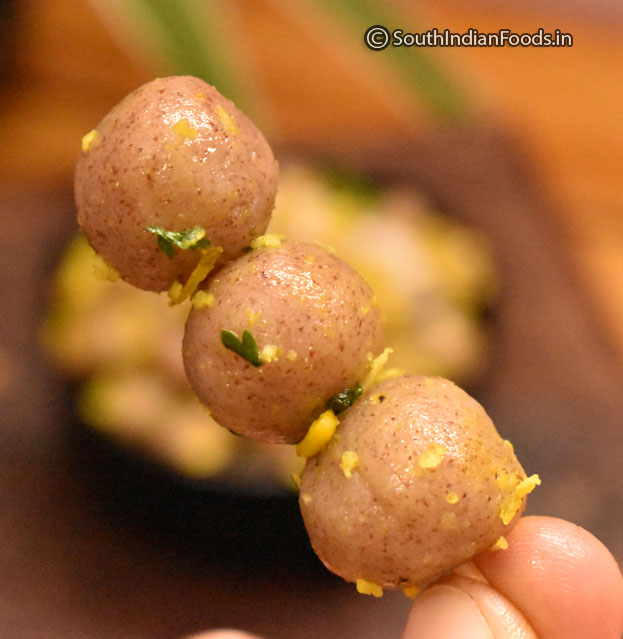 Ragi paal kolukattai 