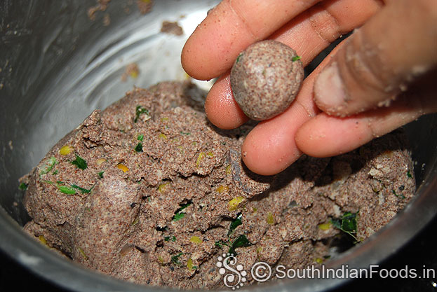 Sprinkle warm water, make soft dough then make mini balls