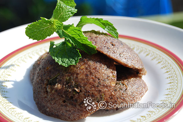Ragi rava sago idlis-Serve hot with chutney