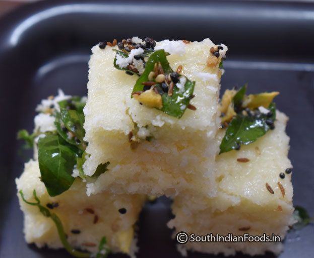 Spongy rava dhokla