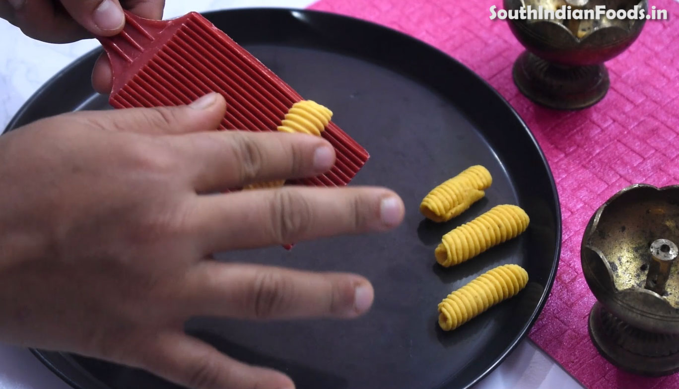 Spicy Rava gavvalu recipe step 14