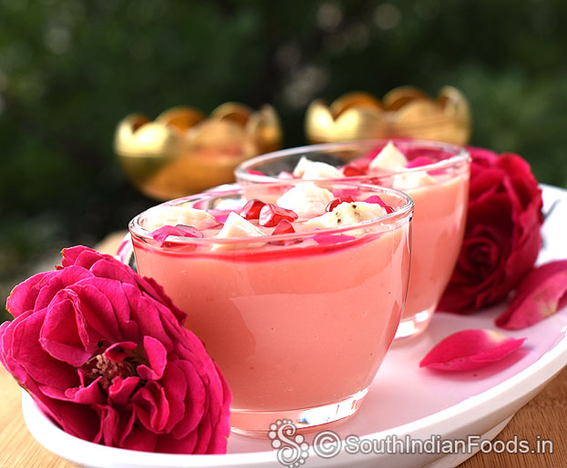 Rose custard with fruits
