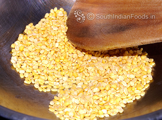 Dry roast moong dal