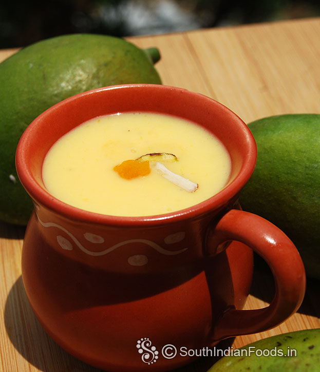 Smooth mango milkshake 