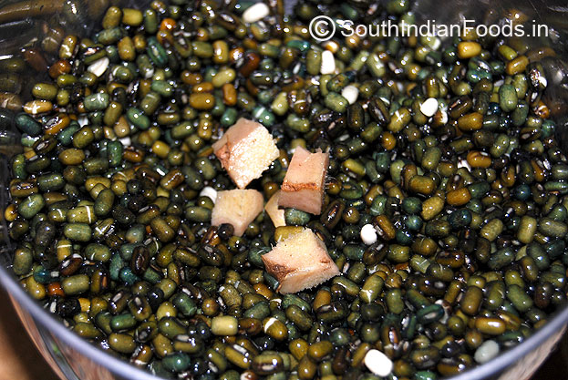 Soaked black urad dal & ginger