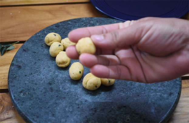 Spicy gavvalu step 11
