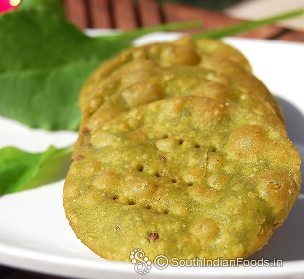 Homemade palak wheat papdi