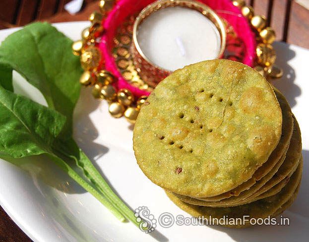 Spinach thattai