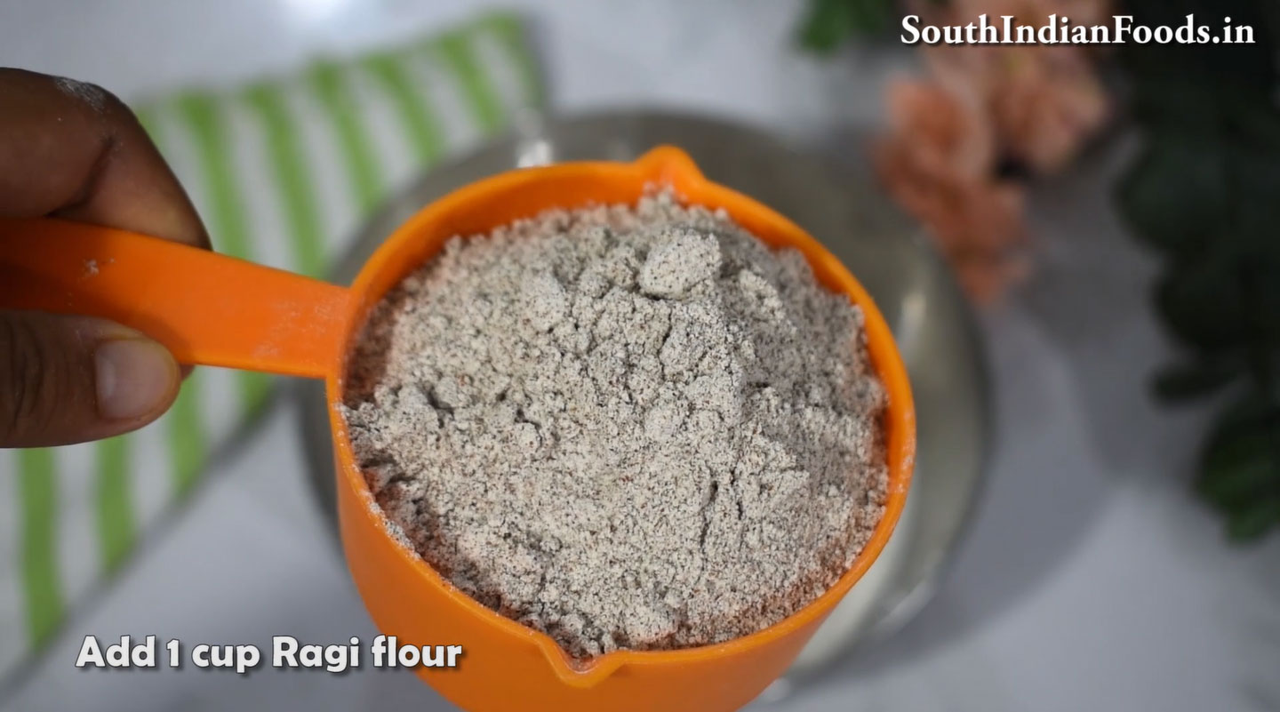Spongy ragi uthappam  6