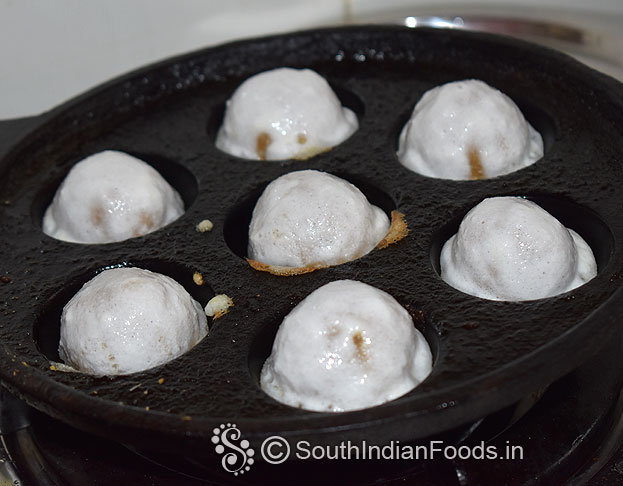 Heat 1 tbsp ghee and oil, place suzhiyam, cook till crisp and golden brown both sides