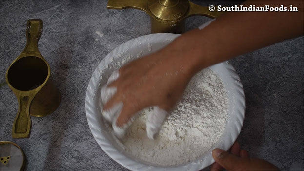 Instant thenkuzhal murukku recipe step 11