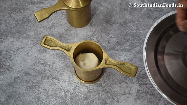 Instant thenkuzhal murukku recipe step 17