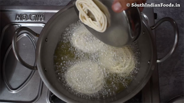 Instant thenkuzhal murukku recipe step 22