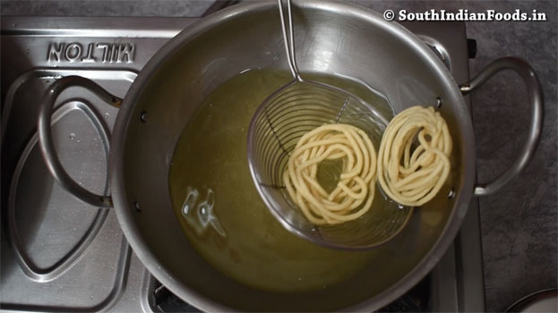 Instant thenkuzhal murukku recipe step 25