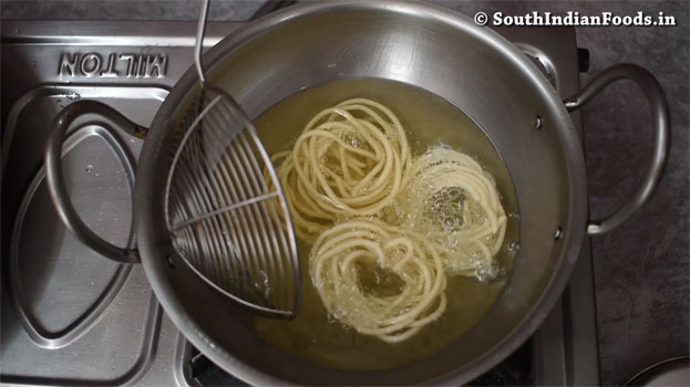 Instant thenkuzhal murukku recipe step 24
