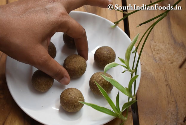 Urad dal Flaxseed Ladoo recipe step 16