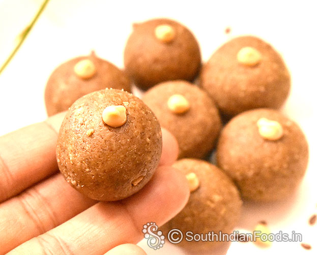 urad dal flaxseed laddu