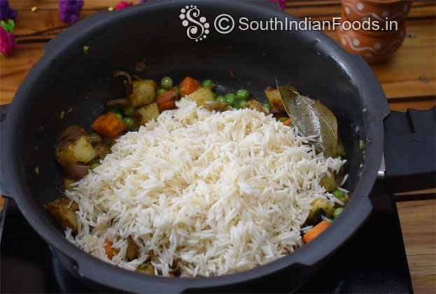 Veg pulao & pomegranate raita step 9