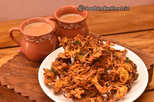 Crispy vegetable pakoda
