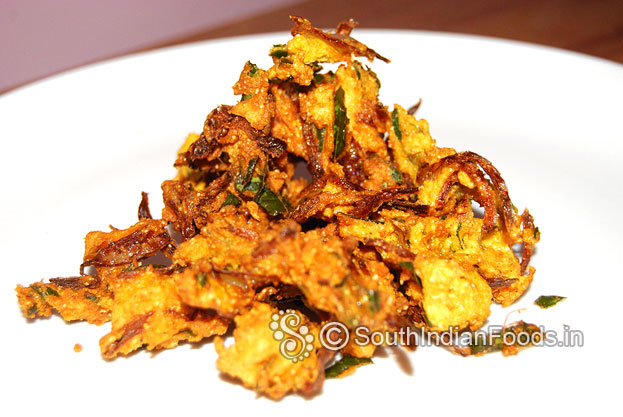Vengaya thool pakoda