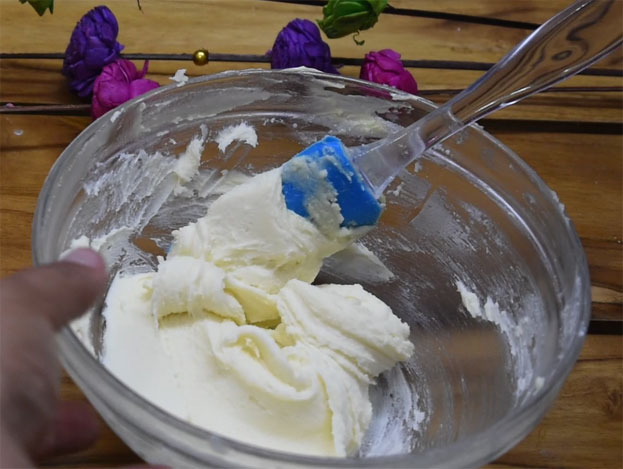 Buttercream mixture ready