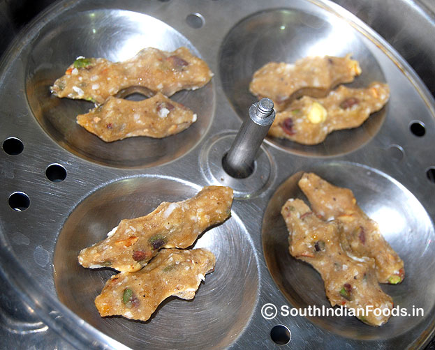 Wheat flour pidi Kozhukattai in idli cooker