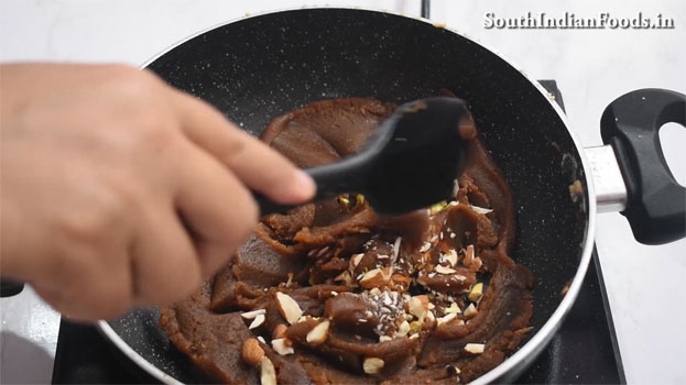 Godhumai karuppatti halwa step 22