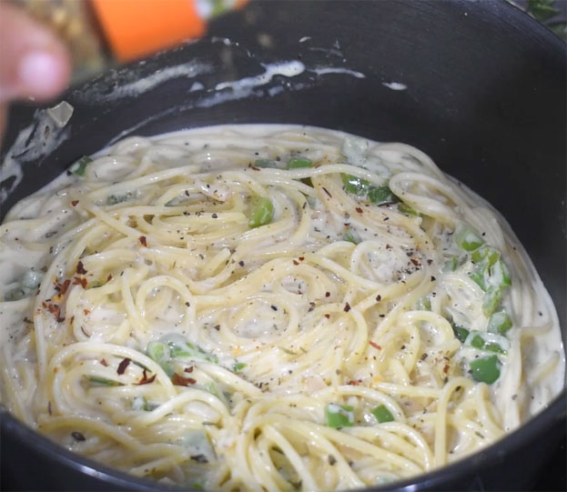 One pot white sauce pasta