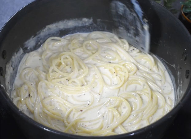 One pot white sauce pasta