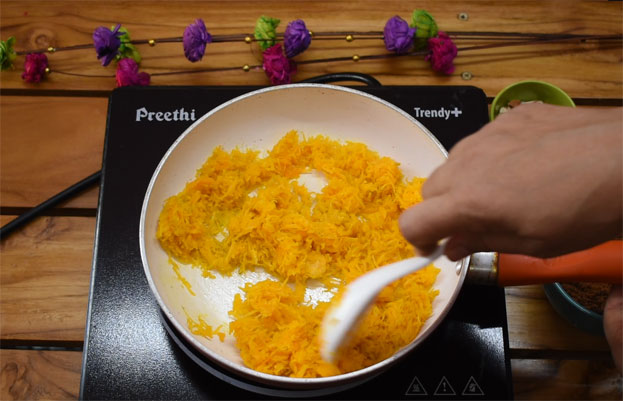 Yellow pumpkin jaggery halwa step 5