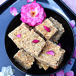 Kadalai burfi / Peanut jaggery barfi