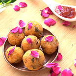 Fried sooji balls