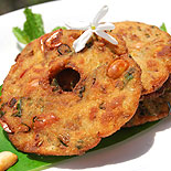 Crispy maddur vada