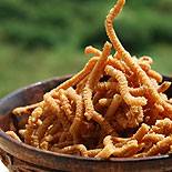 Sigappu arisi murukku / Red rice chakli