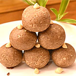 Urad dal Flaxseed ladoo